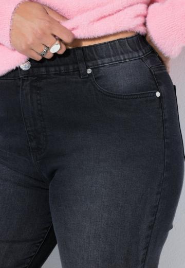 Пуловер с вырезом V