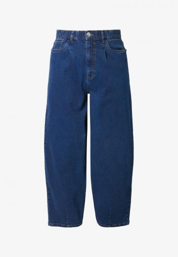 Короткие джинсы