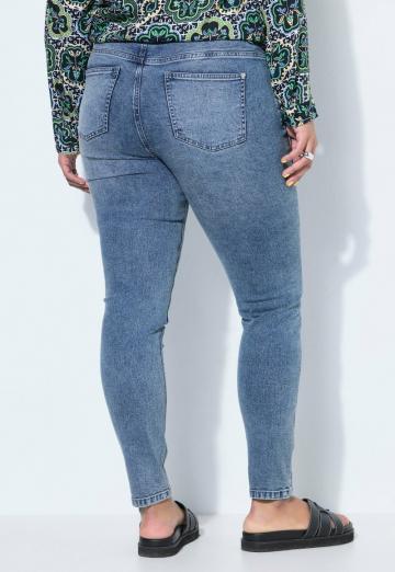 Узкие джинсы