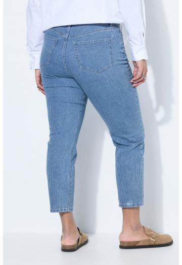 Короткие джинсы