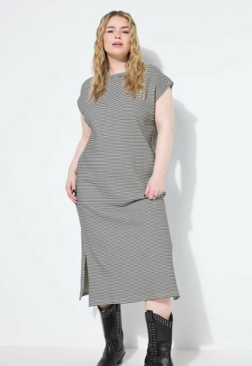 Вязаное платье