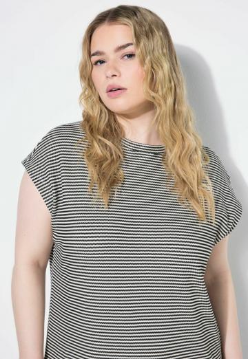 Вязаное платье