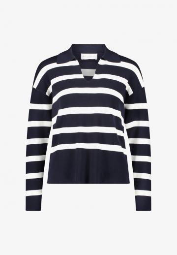 Пуловер с вырезом V