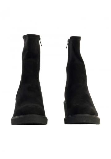 Сапожки на танкетке