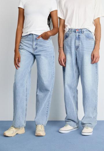 Свободные джинсы