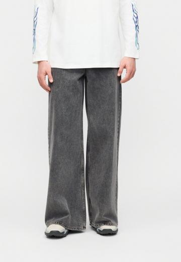 Прямые джинсы