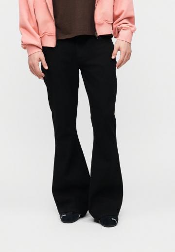 Клешеные джинсы