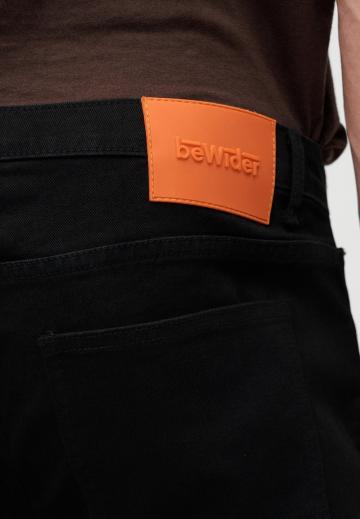 Клешеные джинсы