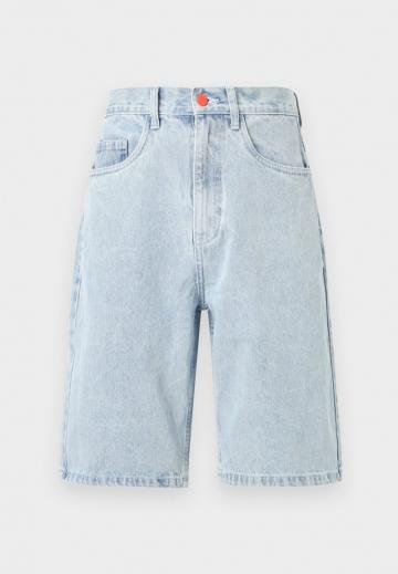 Джинсовые шорты