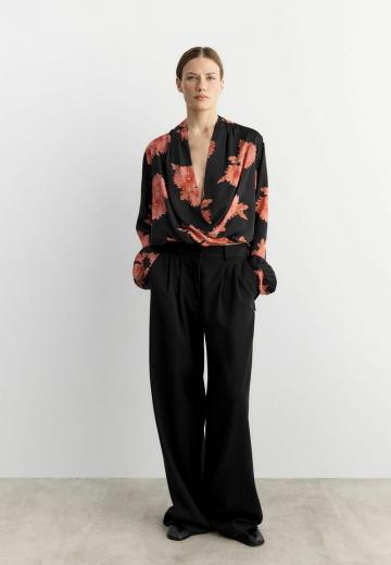 Атласная блузка