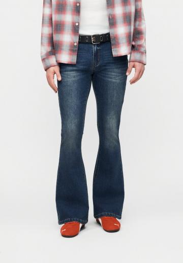 Клешеные джинсы