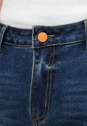 Клешеные джинсы