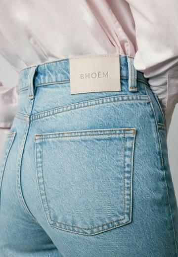 Прямые джинсы