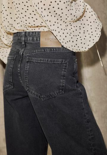 Клешеные джинсы