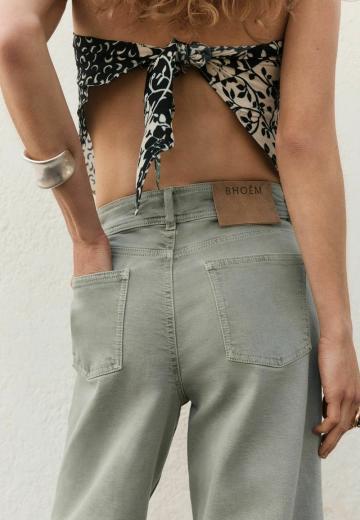 Прямые джинсы