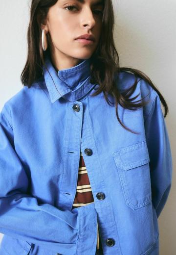 Куртка с накладнымит карманами