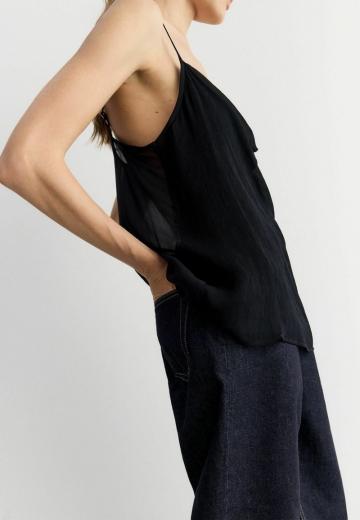 Топ на бретельках