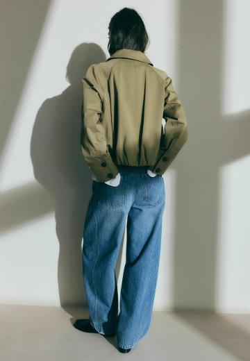 Блейзер с накладными карманами