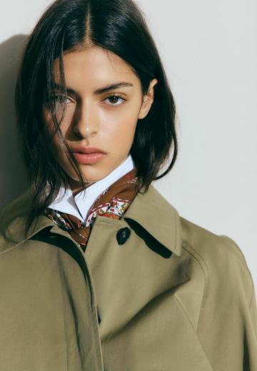 Блейзер с накладными карманами