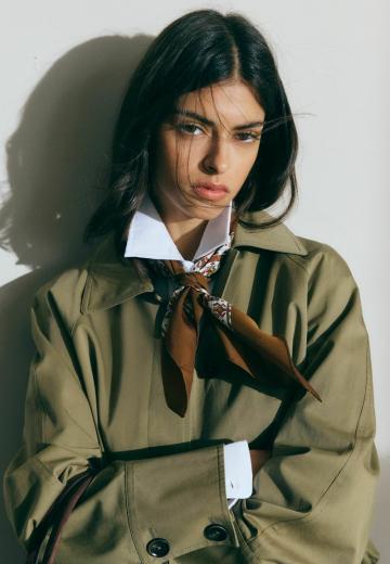 Блейзер с накладными карманами