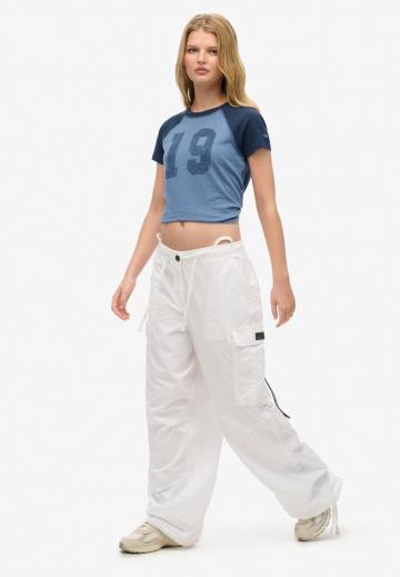 Брюки с накладными карманами