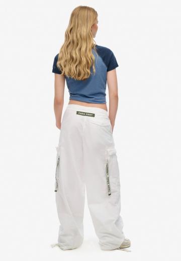 Брюки с накладными карманами