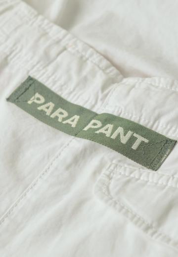 Брюки с накладными карманами