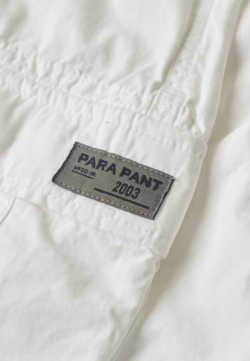 Брюки с накладными карманами