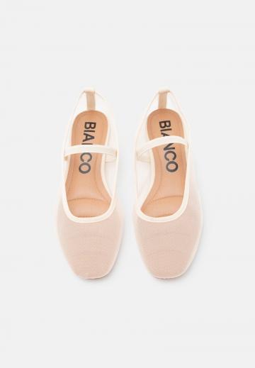 Спортивные балетки