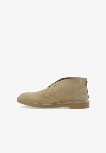 Ботинки на шнуровке