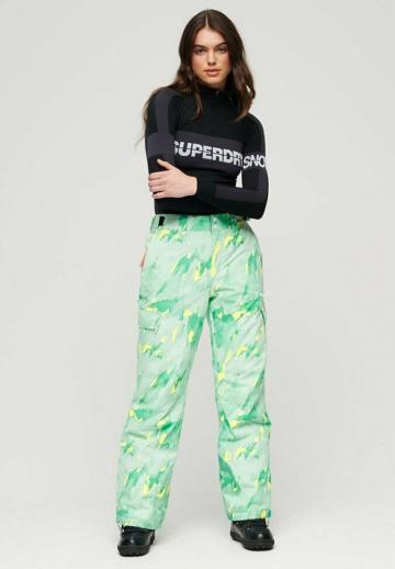 Брюки с накладными карманами