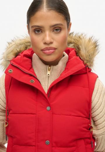 Пуховой жилет