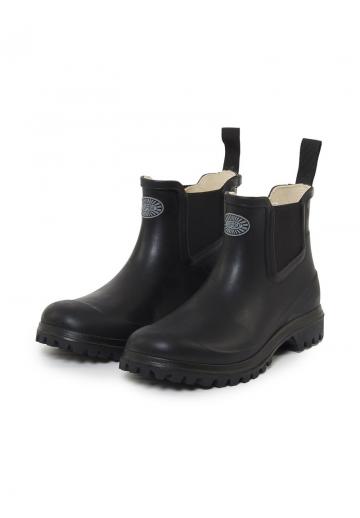 Резиновые сапоги