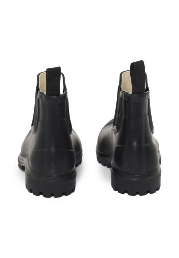 Резиновые сапоги