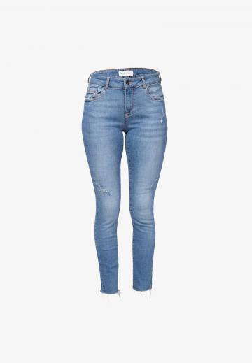 Короткие джинсы