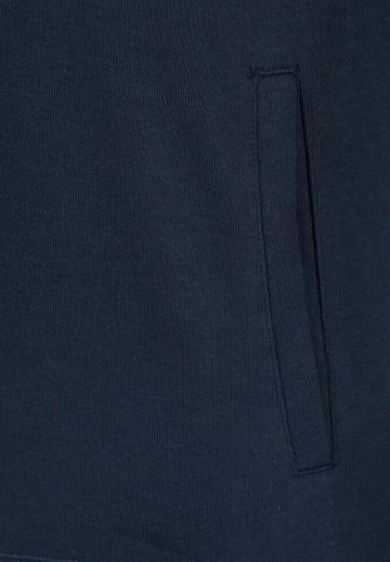 Спортивная кофта