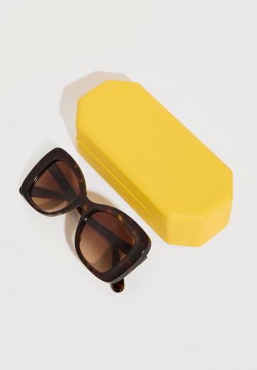 Солнечные очки