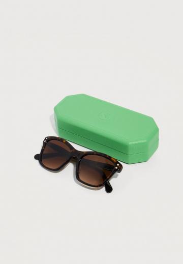 Солнечные очки