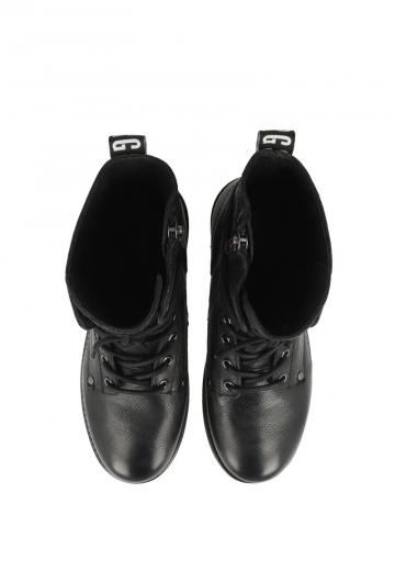 Ботинки на шнуровке