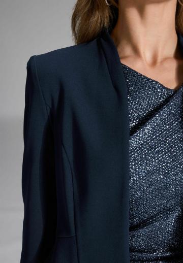 Короткий блейзер