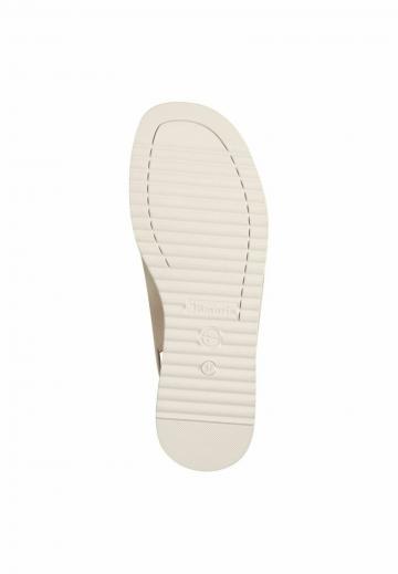 Босоножки на танкетке