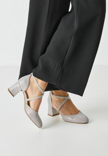 Туфли с ремешком