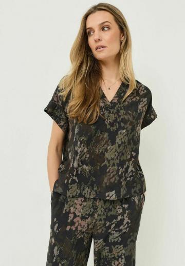 Атласная блузка