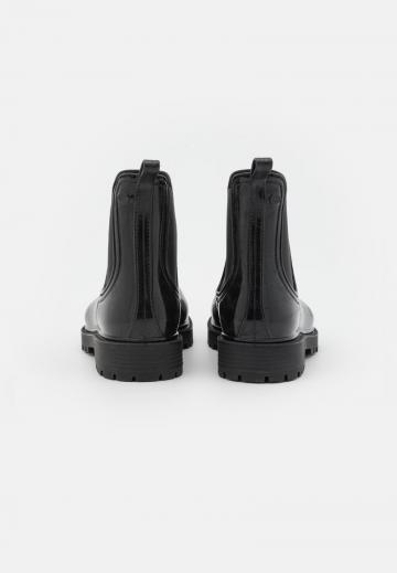 Резиновые сапоги