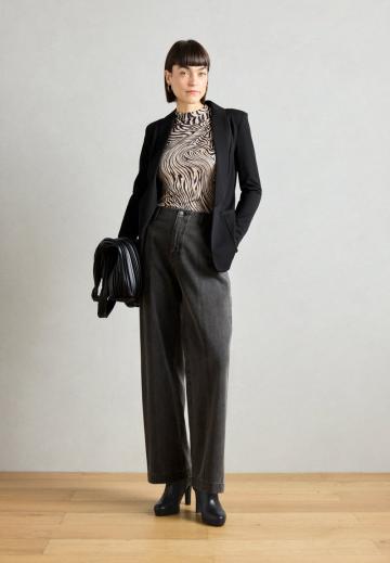 Полусапожки на высоком каблуке