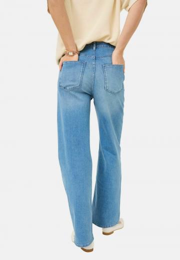 Клешеные джинсы