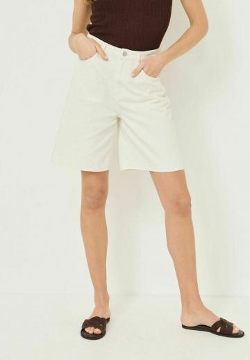 Джинсовые шорты