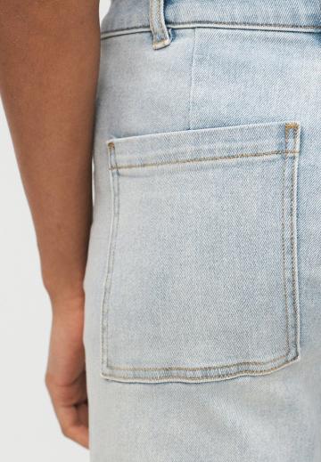 Короткие джинсы