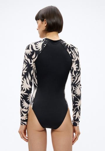 Слитный купальник