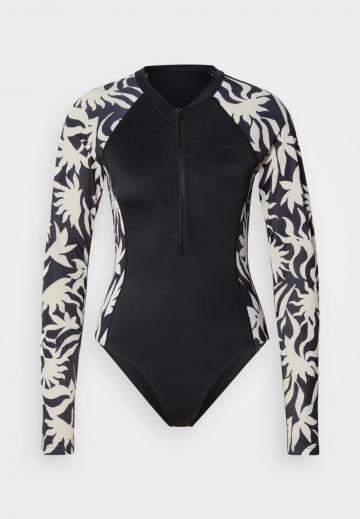 Слитный купальник